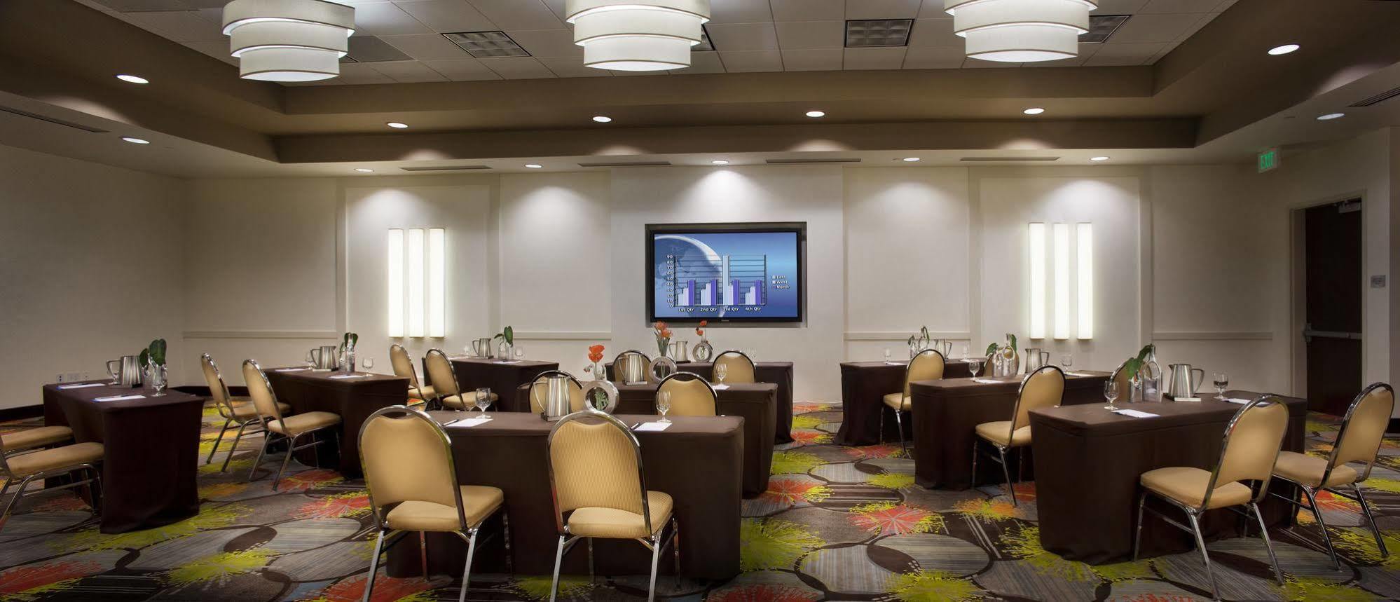 Hilton Garden Denver/cherry Creek 3* Denver